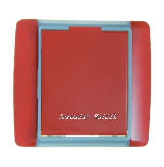 Zásuvka ABB Compact karmínová/ledová šedá